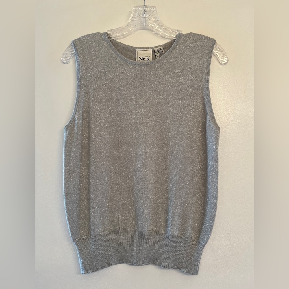 NEK silver metallic sleeveless knit top with a crew neck and a ribbed hem size M